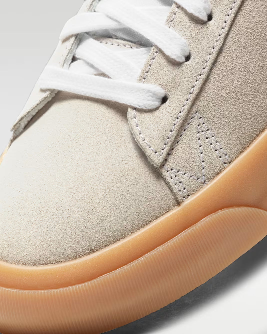 Nike SB Blazer Low Pro GT White Gum Black