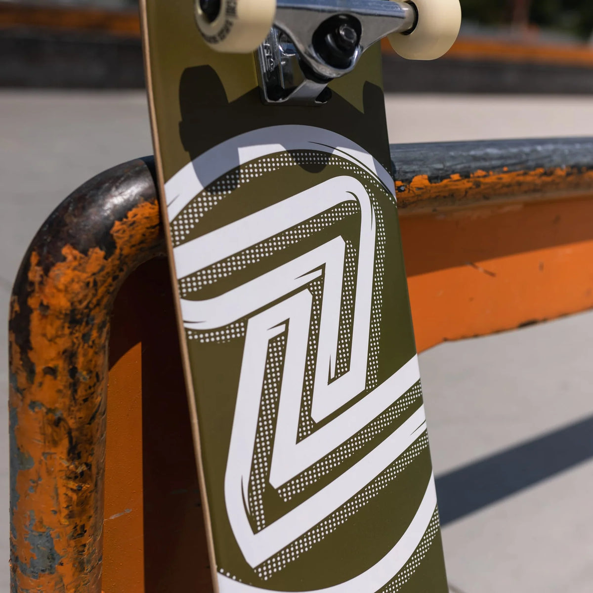 Z-Flex Logo Gold 7.8" Street Complete Skateboard