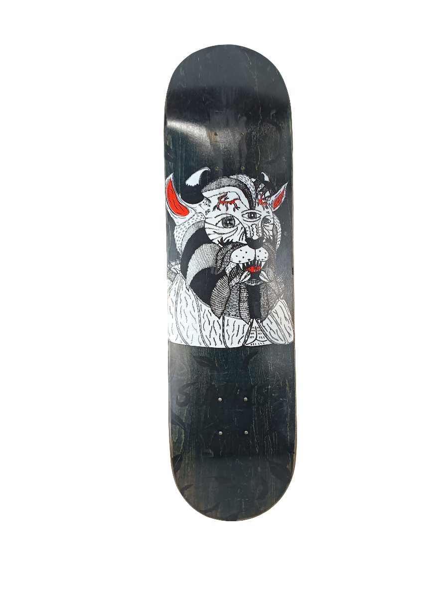 Surprise 3 Eyed Cat Graphic Black Woodgrain White Red Size 8.25" Vintage NOS Deck